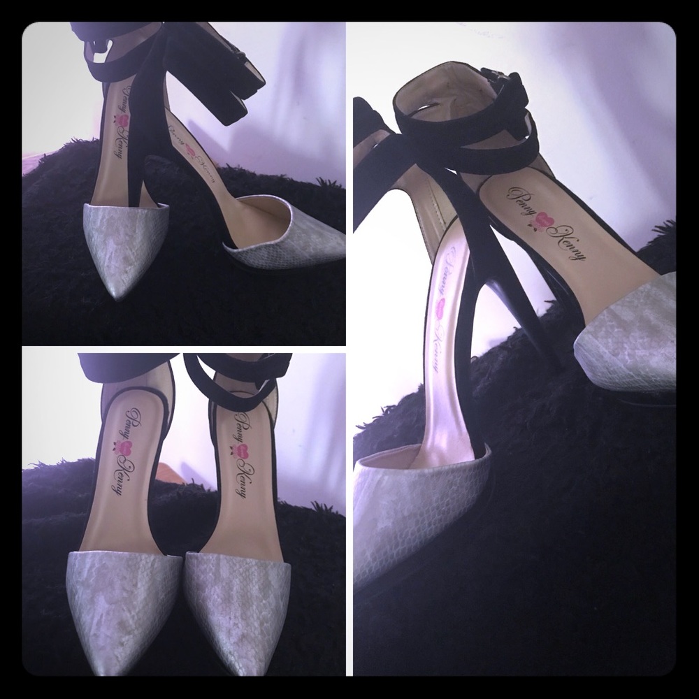 PENNY LOVES KENNY ANKLE WRAP PUMPS💋